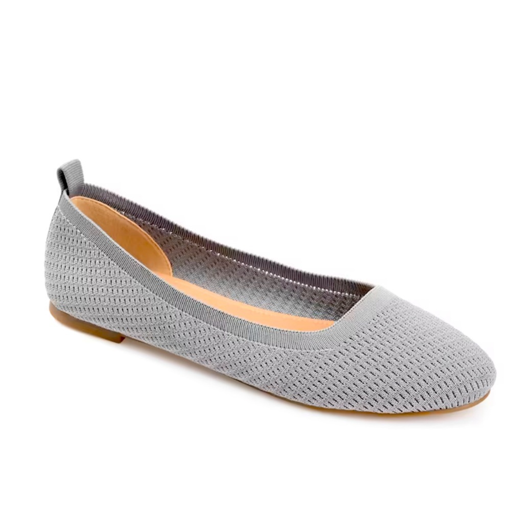 Journey Collection Maryann Flat. Size 6.
